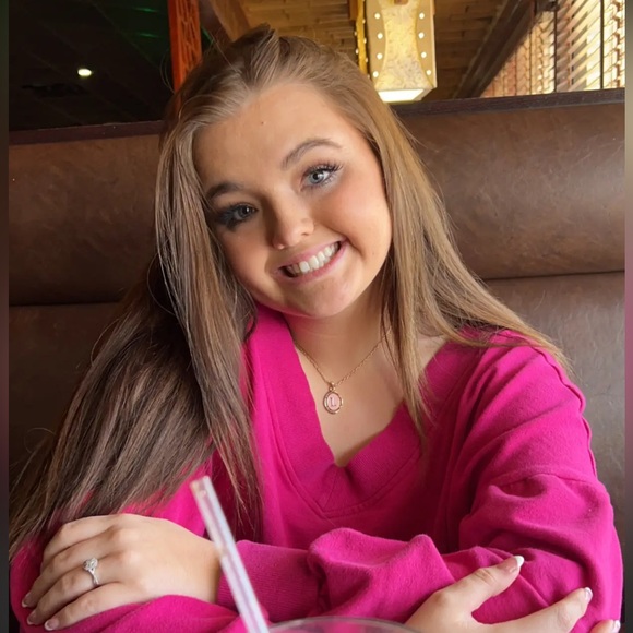 Meet your Posher, Hannah - Picture 1 of 1